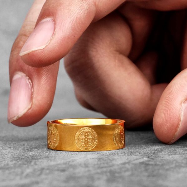 Anillo de San Benito en Wattaca Lima Perú