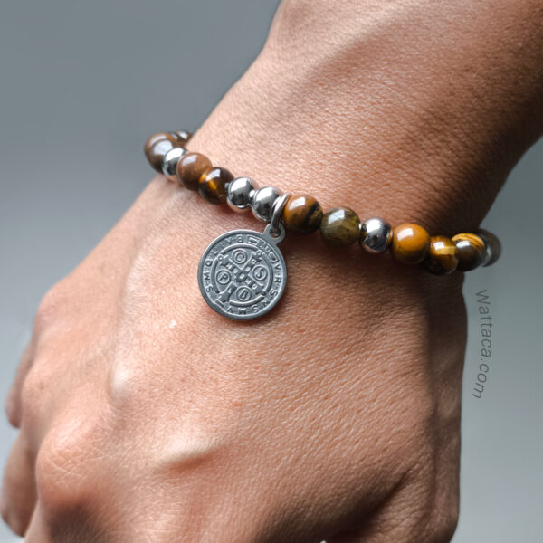 Pulsera Medalla San Benito y piedra ojo de tigre en Wattaca Lima Perú