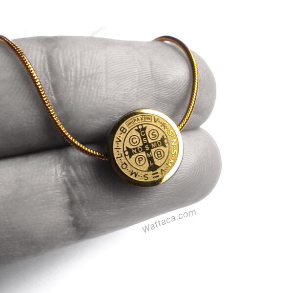 Collar Cruz de San Benito Minimalista Gold Acero Inoxidable para Mujer en Lima Perú