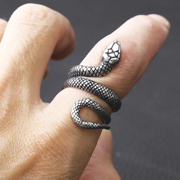 Anillos de serpiente para hombre en Wattaca Lima Perú