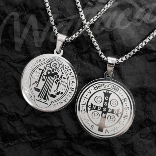 Medalla de San Benito en Wattaca Lima Perú