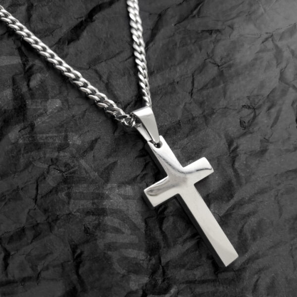 Collar Cruz Acero Inoxidable en Wattaca Lima Perú