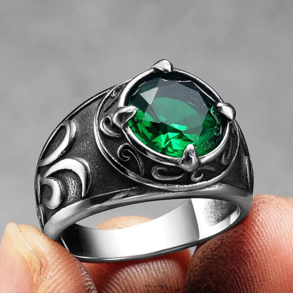 Anillo de piedra en Wattaca Lima